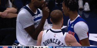 森林狼活塞爆发全武行 掐脖扭打引发冲突7人遭逐