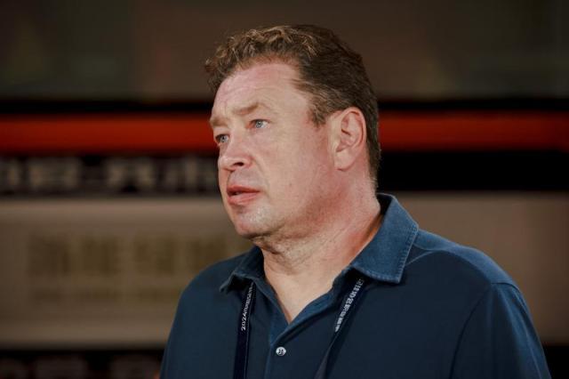 斯卢茨基：目前的阵容厚度足够去应对明天比赛